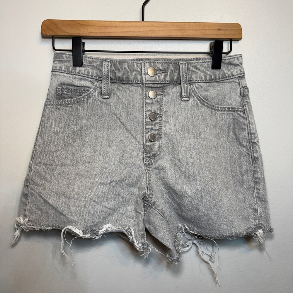 Universal Thread Vintage Midi Gray Denim Shorts Button Fly Distressed Hem Size 0
